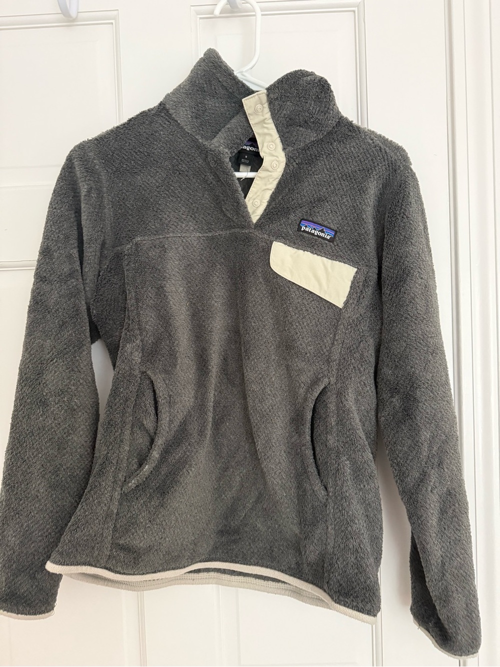 Patagonia Gray Fleece Snap-T Pullover with Cream Accents